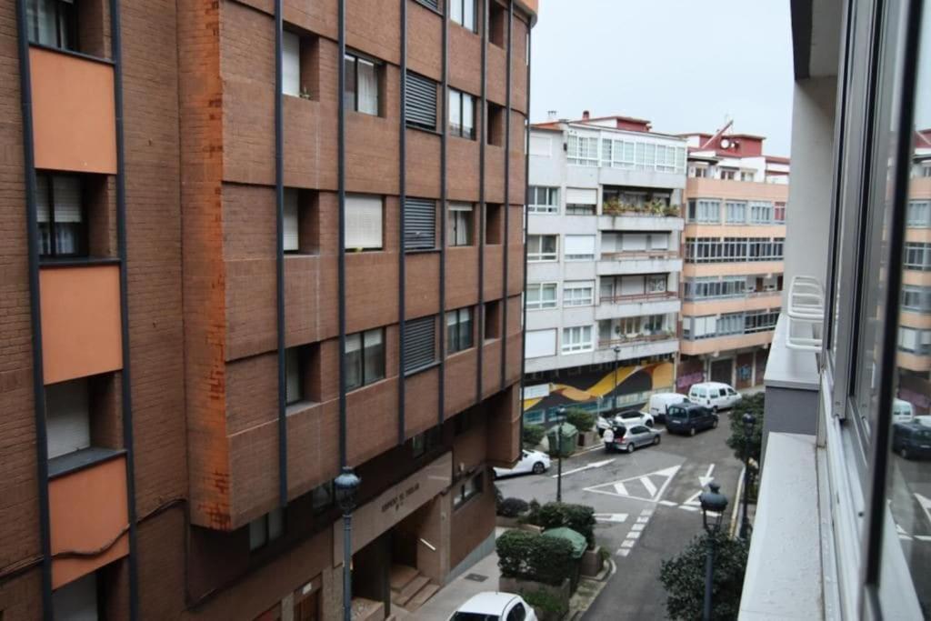 Acogedor, Con Garaje, Centrico. Apartment Виго Екстериор снимка